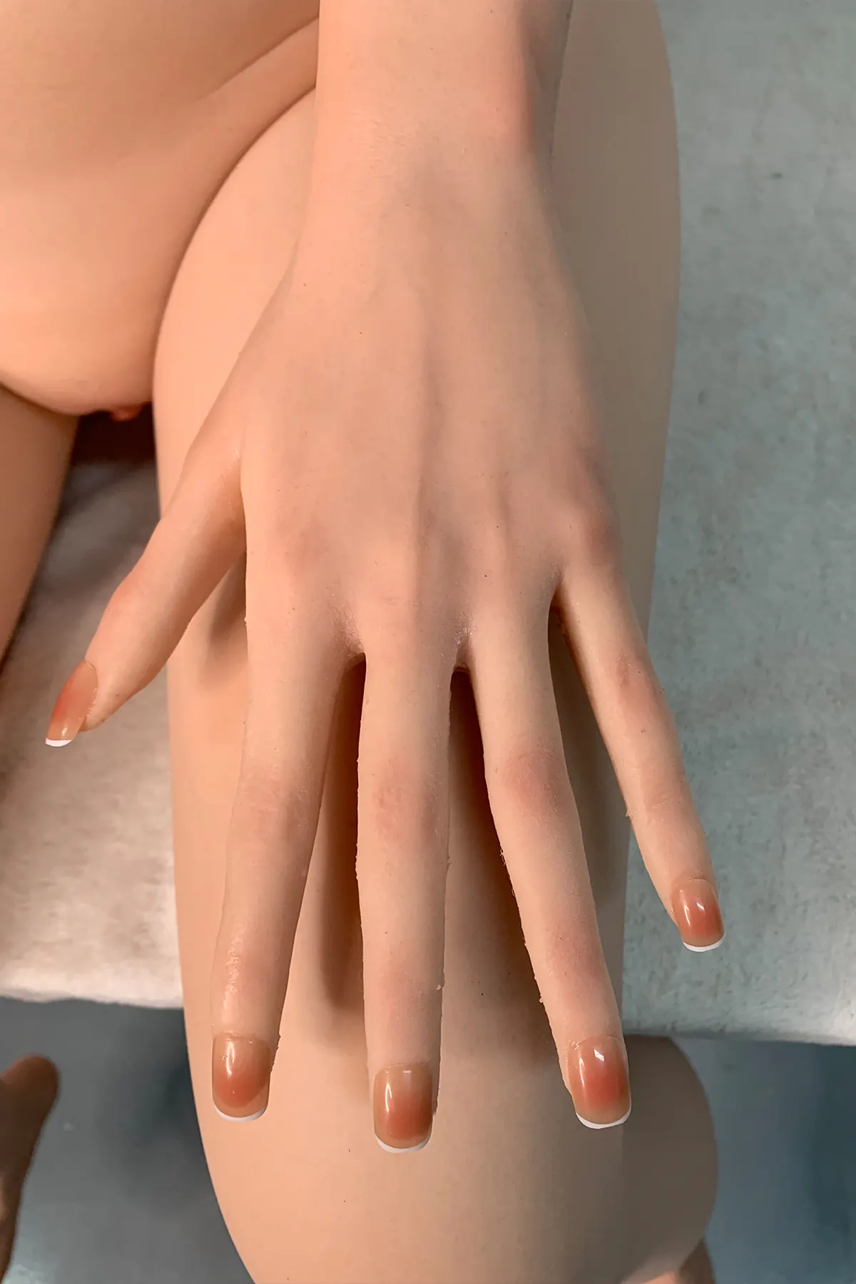 Léontine Noguès - Sexpuppe konfigurierbar 168 cm en silicone intégral, teint naturel, tête 178 factory reference 2