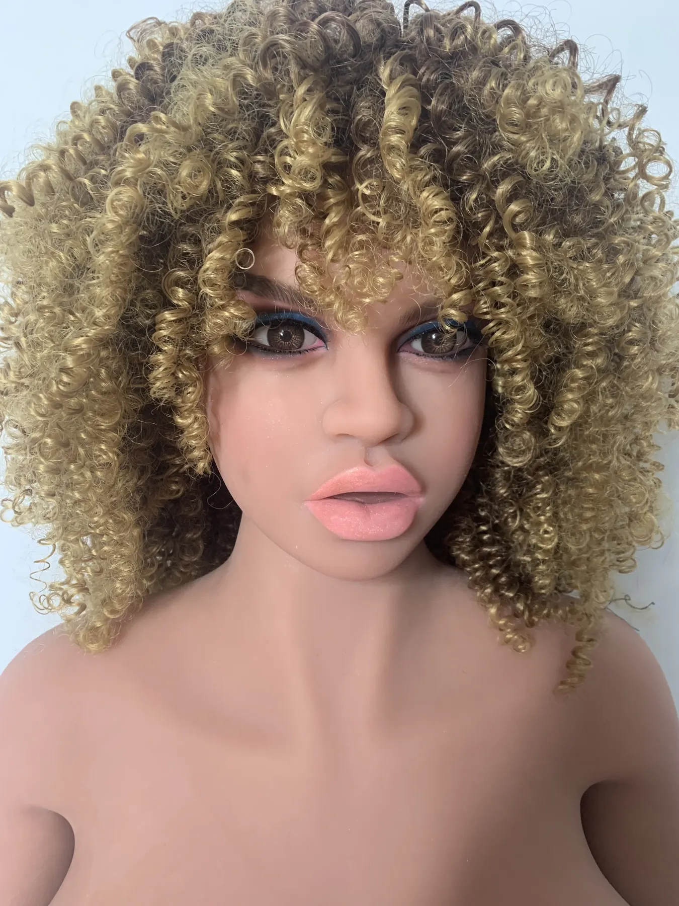 Aliénor Aubépine - Sexpuppe konfigurierbar 140 cm en TPE, tête 065 factory reference 3