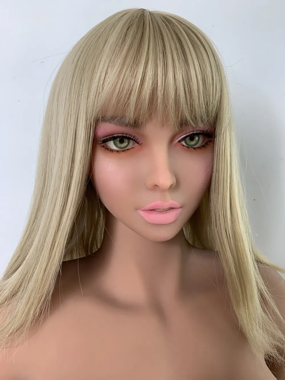 Nolwenn Estier - Sexpuppe konfigurierbar 165 cm en TPE, tête 140 factory reference 3