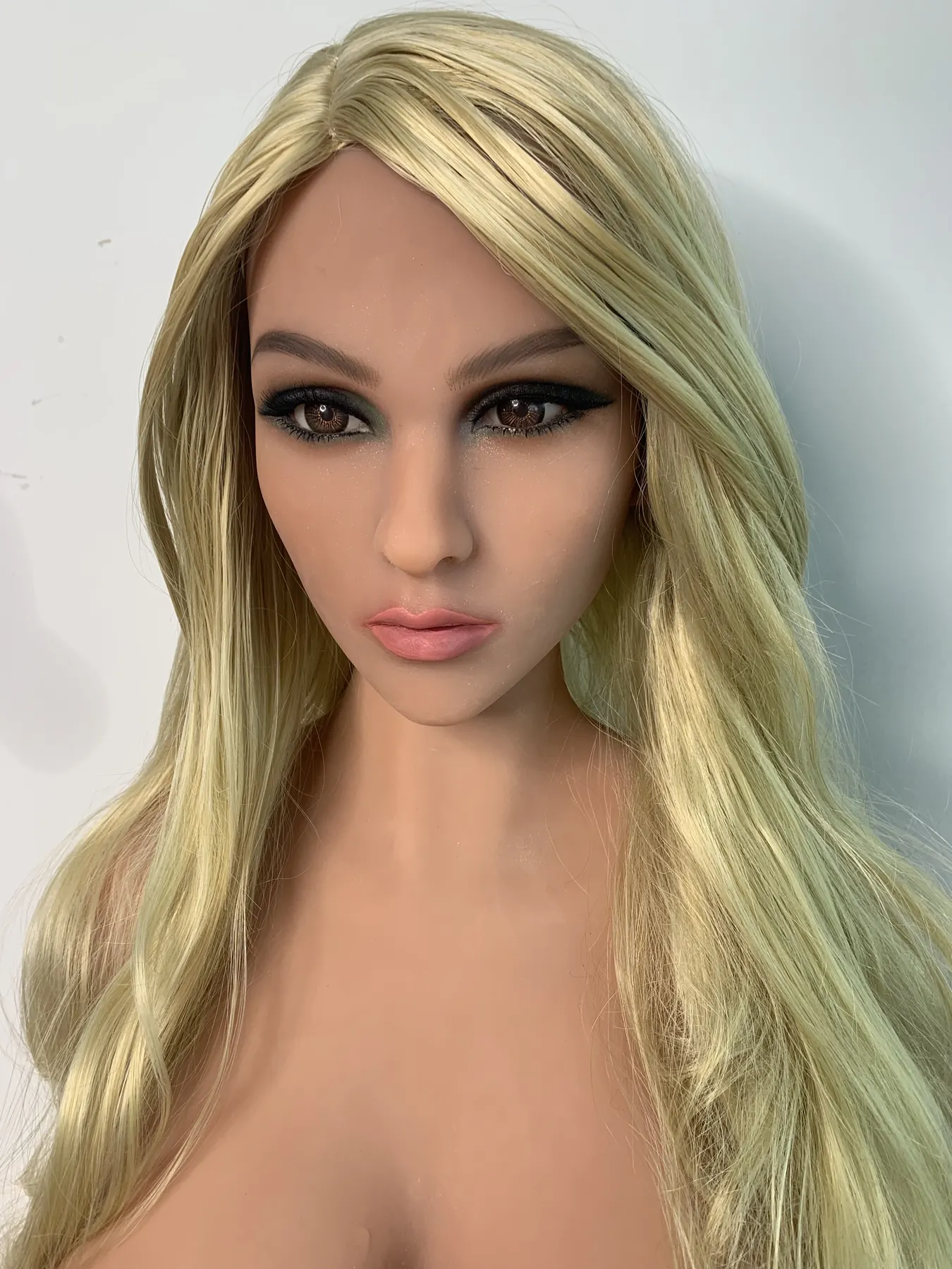 Alixane Orsanne - Sexpuppe konfigurierbar 165 cm en TPE, tête 175 factory reference 3