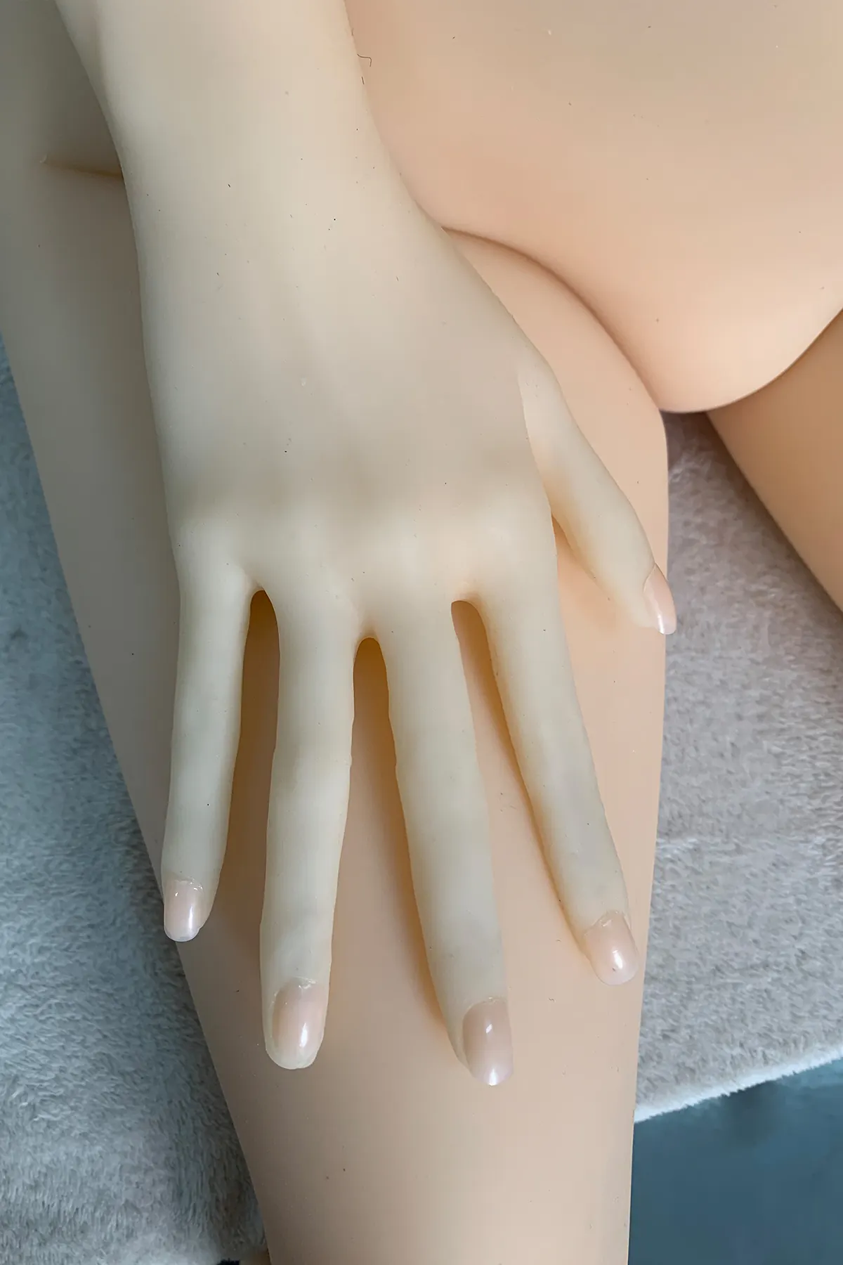 Maëline Roussel - Sexpuppe konfigurierbar 168 cm en TPE, teint naturel, tête 250 factory reference 3